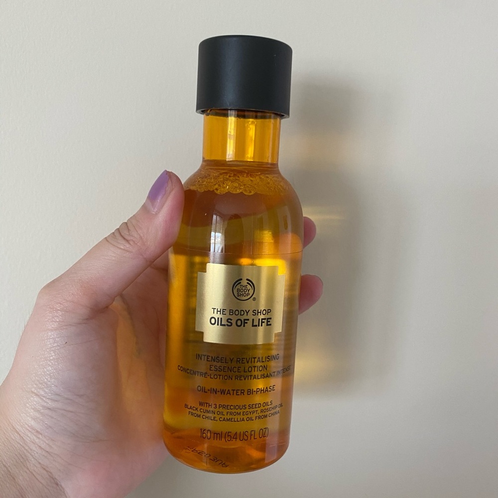 New!BodyShop Revitalising Essence Lotion